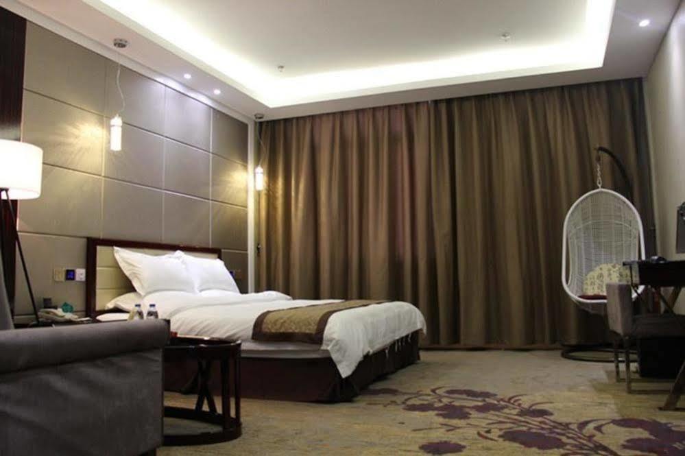 Art Hotel Vienna- Luoyang Luoyang  Extérieur photo